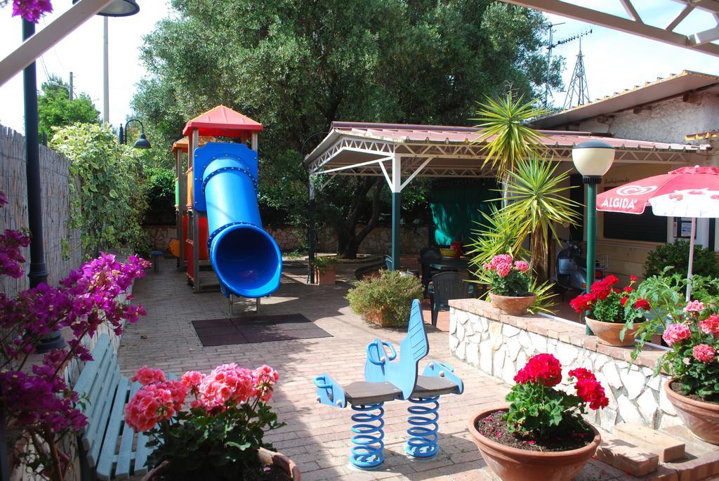 Camping Villaggio Saline بالينورو المظهر الخارجي الصورة